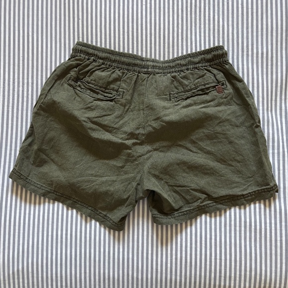 Green Roots Shorts - Picture 3 of 3